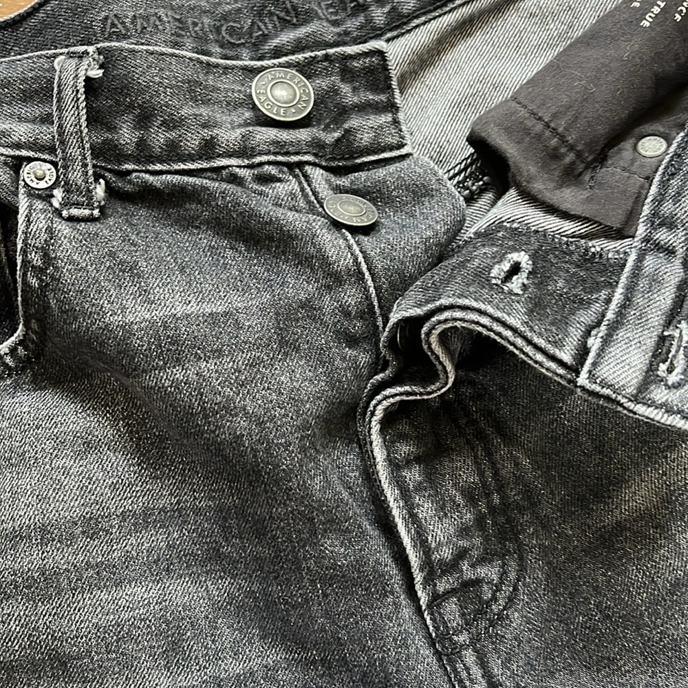 American Eagle Distressed Black Wash 90’s Boyfriend Jeans size 8 - Picture 10 of 12